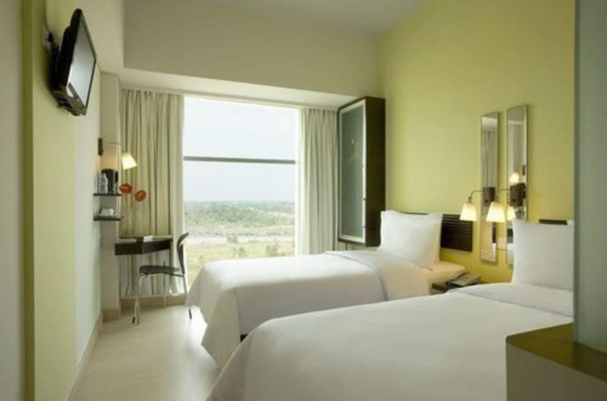 Hotel Santika Bsd City-Serpong Esterno foto