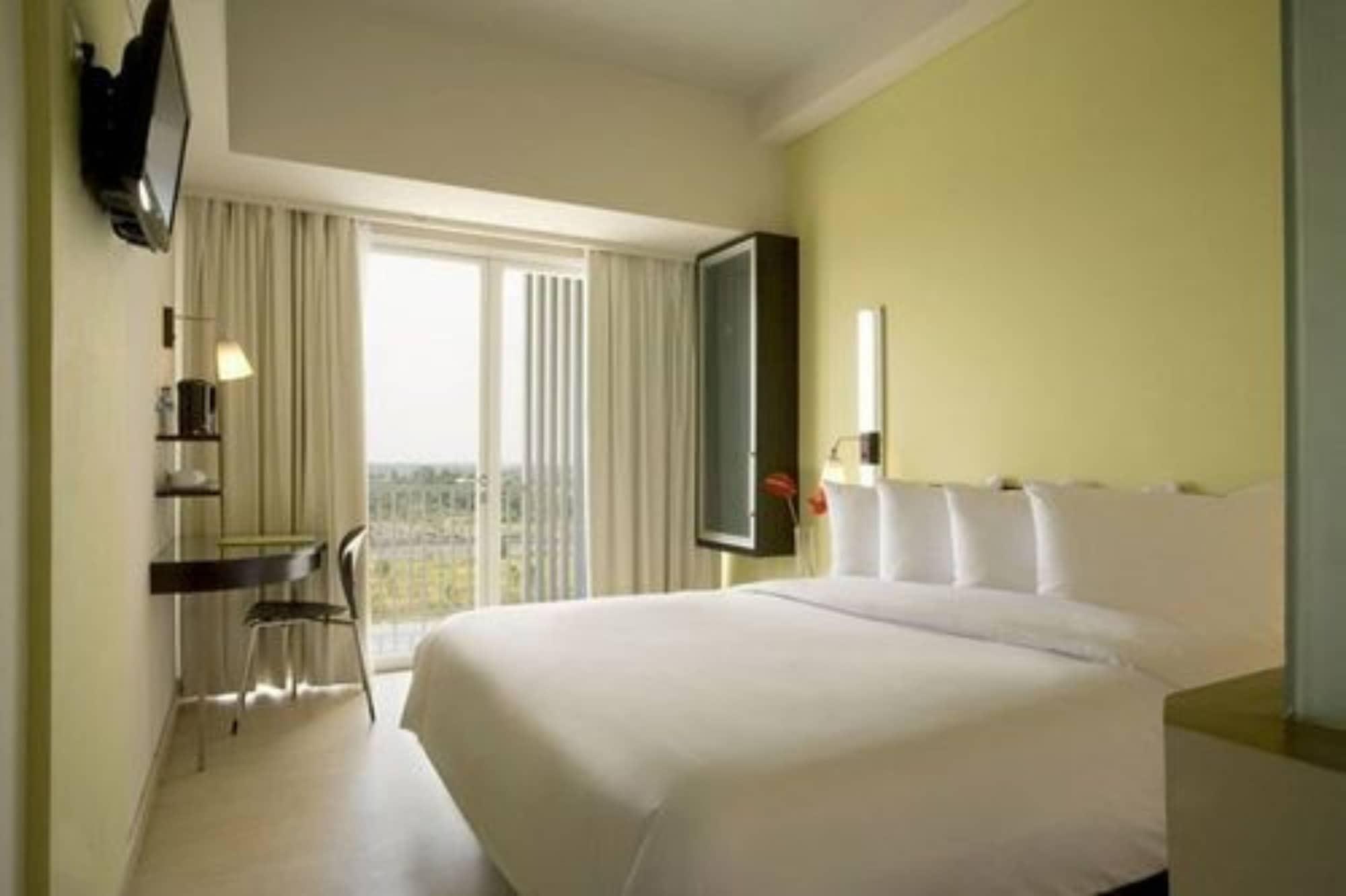 Hotel Santika Bsd City-Serpong Esterno foto