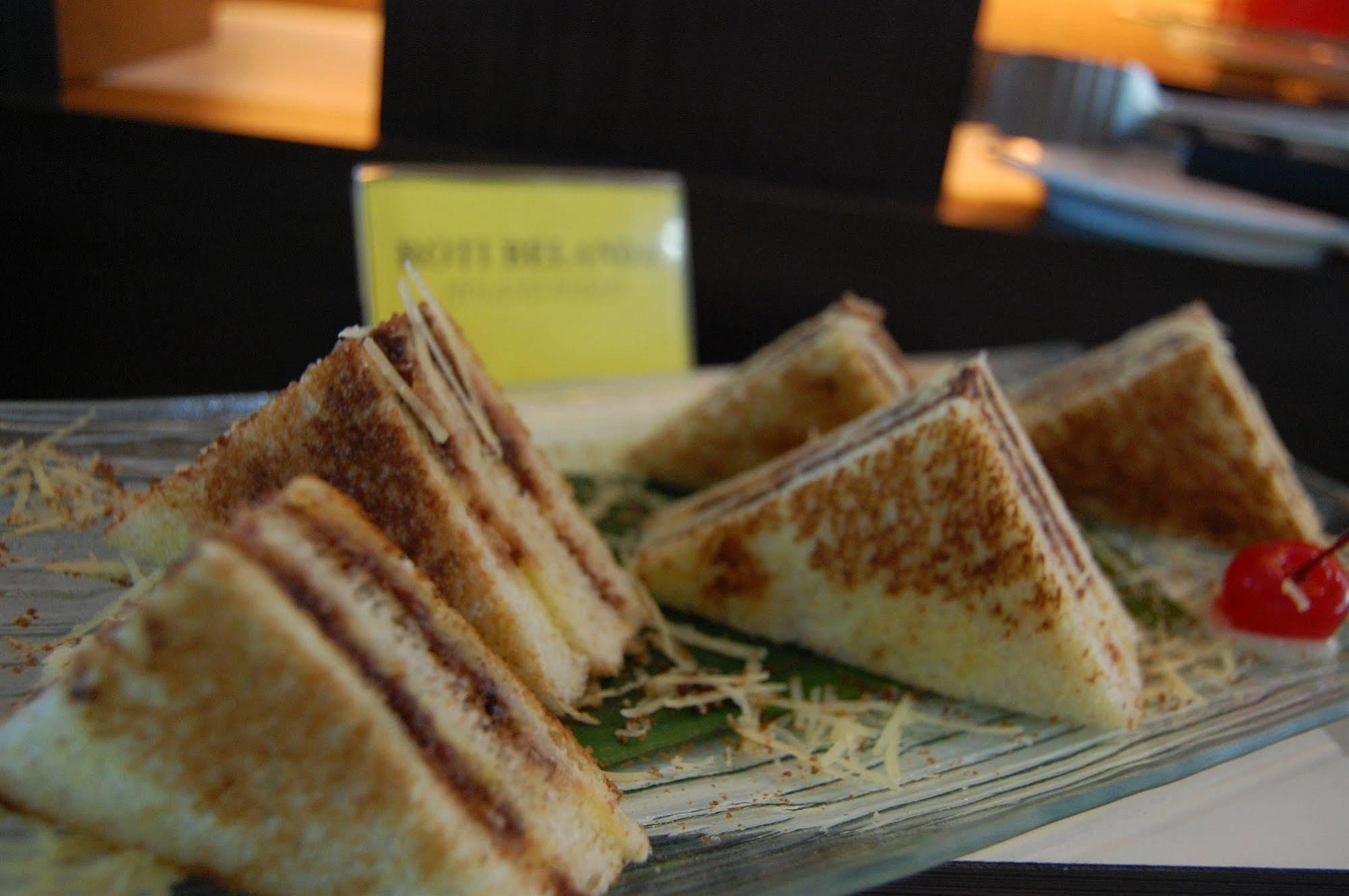 Hotel Santika Bsd City-Serpong Esterno foto